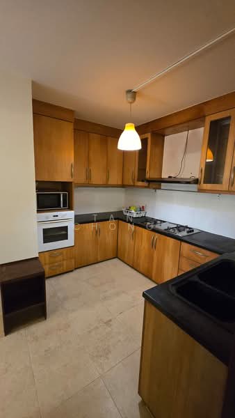 147 Mei Ling Street HDB Flat For Sale at S$ 1,550,000 | PropertyGuru Singapore - Kitchen