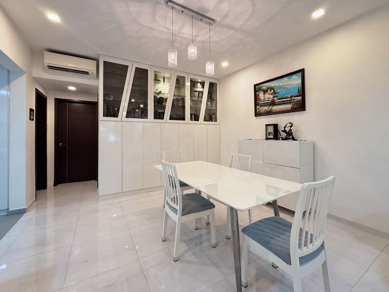 Le Conney Park Apartment For Sale at S$ 1,890,000 | PropertyGuru Singapore - Dining Room