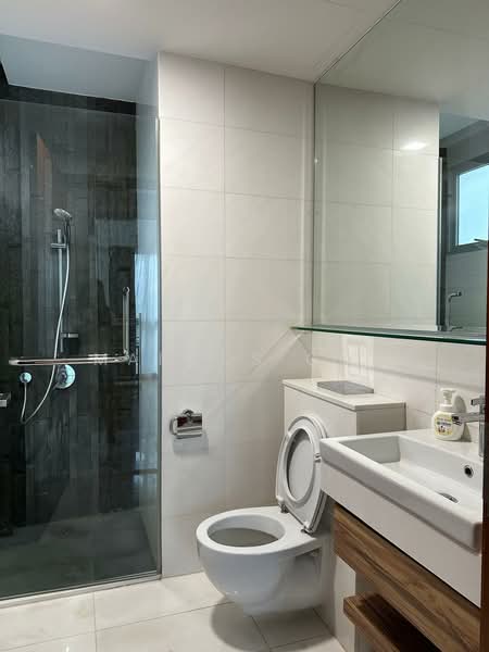 Horizon Residences Condominium For Sale at S$ 2,000,000 | PropertyGuru Singapore - Bathroom