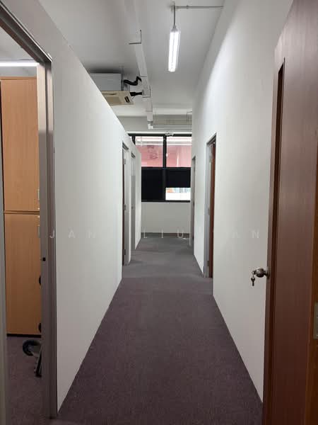 Midview City, 18 Sin Ming Lane, 1,496 sqft, Light Industrial (B1) For Rent, by Jane Liu Yan, 500088790 - Corridor - CommercialGuru.com.sg