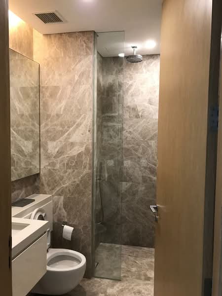 The Laurels @ Cairnhill Road Condominium For Sale at S$ 2,649,999 | PropertyGuru Singapore - Bathroom