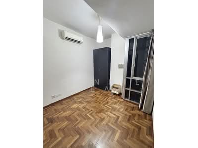 For Rent - UE Square