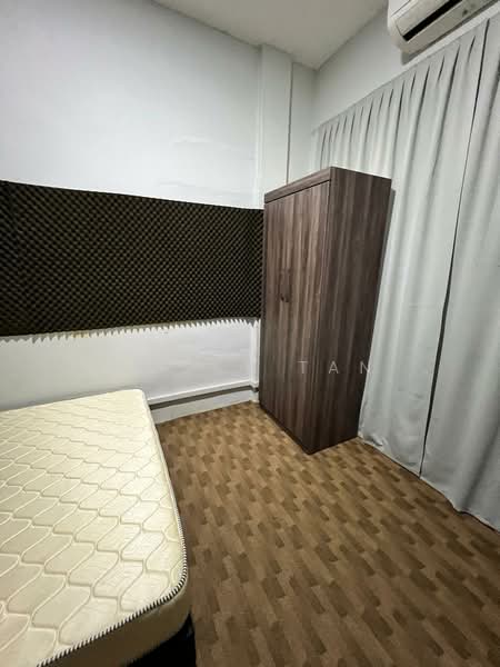 Tanjong Katong Road, Tanjong Katong Road, Room Rental, 300 sqft, Walk-up Apartment For Rent, by Rocky Tan, 500088802 - Actual Photo of Bedroom 2 - PropertyGuru.com.sg