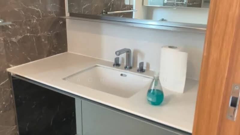 76 Shenton Apartment For Sale at S$ 1,270,000 | PropertyGuru Singapore - Bathroom