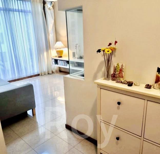 The Lakeshore Condominium For Sale at S$ 1,500,000 | PropertyGuru Singapore - Living Room