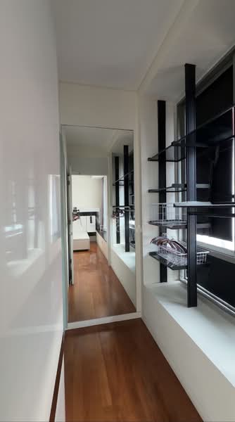 St Patrick's Residences Apartment For Sale at S$ 3,999,888 | PropertyGuru Singapore - Walk-in wardrobe 