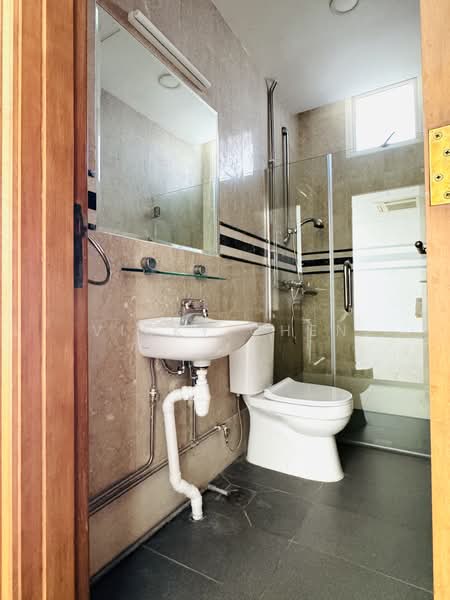 Harvest Mansions Apartment For Sale at S$ 1,550,000 | PropertyGuru Singapore - Bathroom