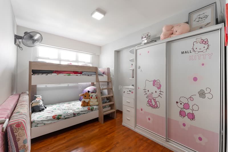 317C Yishun Avenue 9 HDB Flat For Sale at S$ 638,000 | PropertyGuru Singapore - Bedroom 1