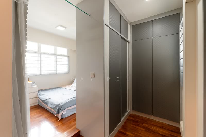 317C Yishun Avenue 9 HDB Flat For Sale at S$ 638,000 | PropertyGuru Singapore - Master Bedroom