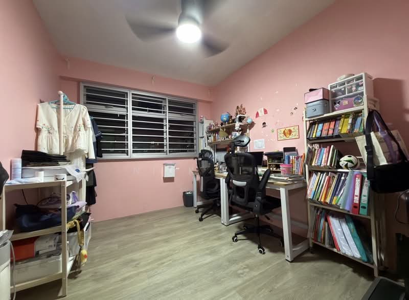 512B Yishun Street 51 HDB Flat For Sale at S$ 599,999 | PropertyGuru Singapore - Study