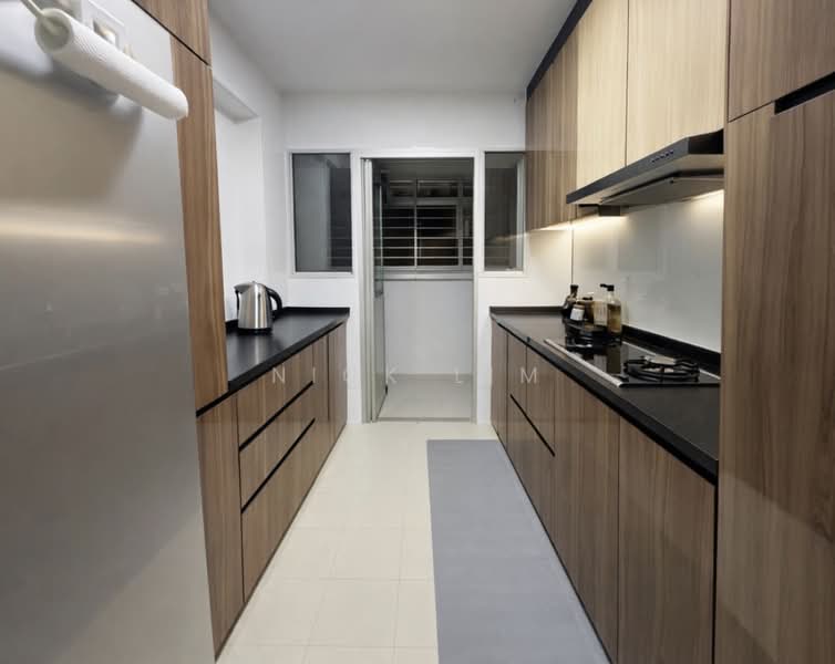 512B Yishun Street 51 HDB Flat For Sale at S$ 599,999 | PropertyGuru Singapore - Kitchen