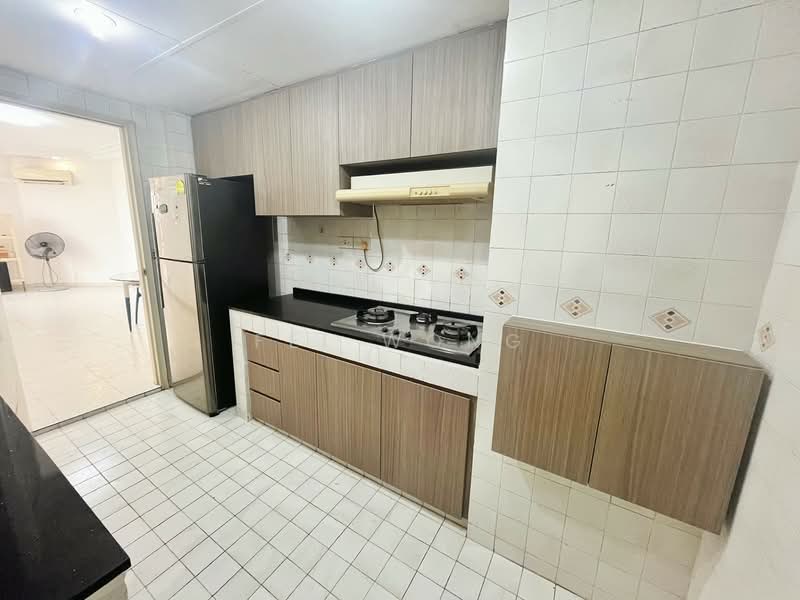 Bullion Park, 160 Lentor Loop, 2 Bedrooms, 807 sqft, Condominium For Rent, by Fei Wong, 500088843 - Kitchen - PropertyGuru.com.sg