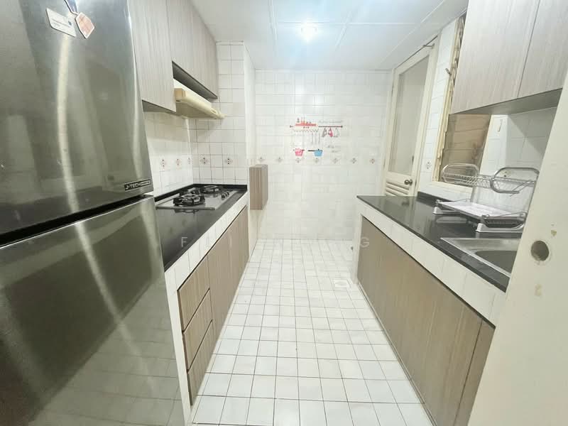 Bullion Park, 160 Lentor Loop, 2 Bedrooms, 807 sqft, Condominium For Rent, by Fei Wong, 500088843 - Kitchen - PropertyGuru.com.sg