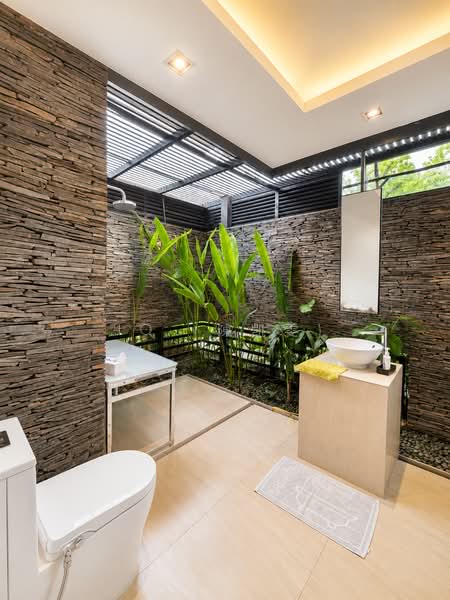 Freehold Detached - Resort Style Living, , 4 Bedrooms, 3,466 sqft, Detached House For Sale, by Jo (陳凯雯), 500088846 - Bathroom - PropertyGuru.com.sg
