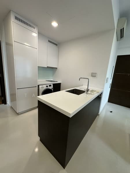Eon Shenton, 70 Shenton Way, 2 Bedrooms, 689 sqft, Condominium For Rent, by Tan Li Leng, 500088850 - Kitchen - PropertyGuru.com.sg