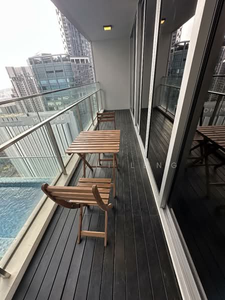 Eon Shenton, 70 Shenton Way, 2 Bedrooms, 689 sqft, Condominium For Rent, by Tan Li Leng, 500088850 - Balcony - PropertyGuru.com.sg