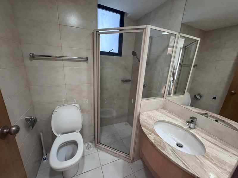 Blue Horizon, 21 West Coast Crescent, 3 Bedrooms, 1,151 sqft, Condominium For Rent, by Tan Li Leng, 500088858 - Bathroom - PropertyGuru.com.sg