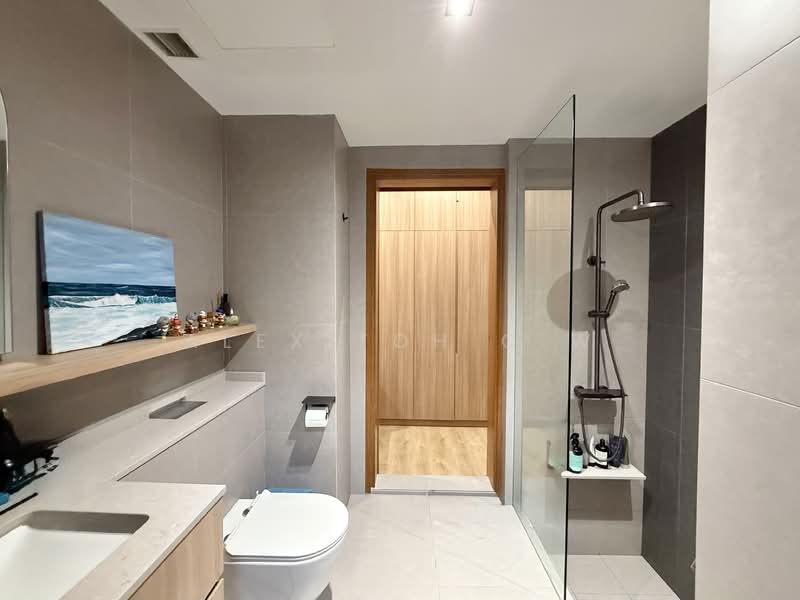 Seahill Condominium For Sale at S$ 1,000,000 | PropertyGuru Singapore - Bathroom