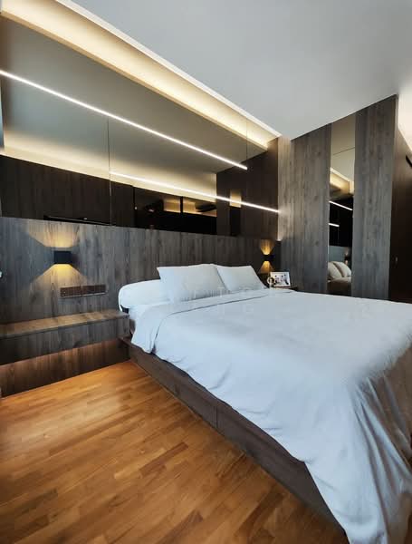 The Amery Condominium For Sale at S$ 3,300,000 | PropertyGuru Singapore - Master Bedroom