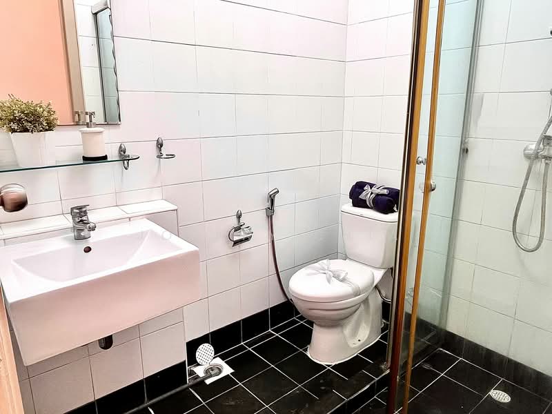 Townerville, McNair Road, 2 Bedrooms, 2,162 sqft, Conservation House For Rent, by Johnny Chia, 500088888 - Bathroom - PropertyGuru.com.sg