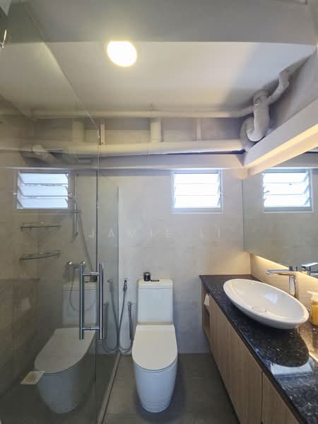 163A Rivervale Crescent, 163A Rivervale Crescent, 3 Bedrooms, 1,216 sqft, HDB Flat For Rent, by Jamie Li, 500088891 - Master Bathroom - PropertyGuru.com.sg