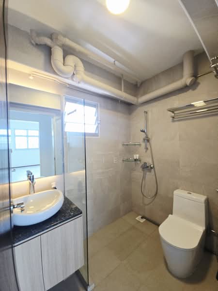 163A Rivervale Crescent, 163A Rivervale Crescent, 3 Bedrooms, 1,216 sqft, HDB Flat For Rent, by Jamie Li, 500088891 - Common Bathroom - PropertyGuru.com.sg