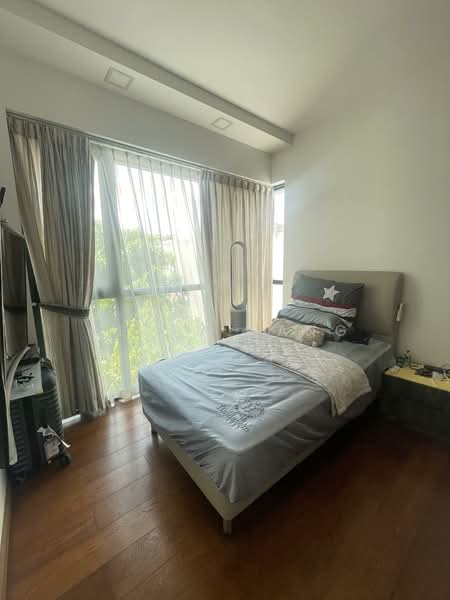 Kingsford Waterbay Condominium For Sale at S$ 1,600,000 | PropertyGuru Singapore - Bedroom