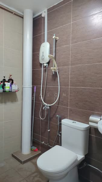 786 Yishun Ring Road HDB Flat For Sale at S$ 699,999 | PropertyGuru Singapore - Bathroom