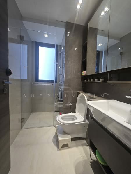 The Florence Residences Condominium For Sale at S$ 2,350,000 | PropertyGuru Singapore - Bathroom