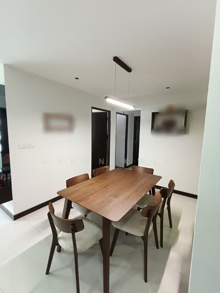 272B Sengkang Central HDB Flat For Sale at S$ 820,000 | PropertyGuru Singapore - Dining Room