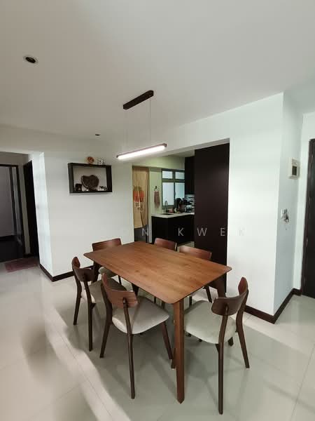 272B Sengkang Central HDB Flat For Sale at S$ 820,000 | PropertyGuru Singapore - Dining Room