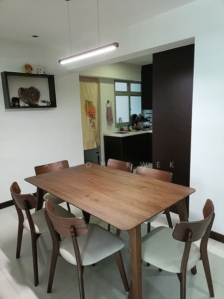 272B Sengkang Central HDB Flat For Sale at S$ 820,000 | PropertyGuru Singapore - Dining Room