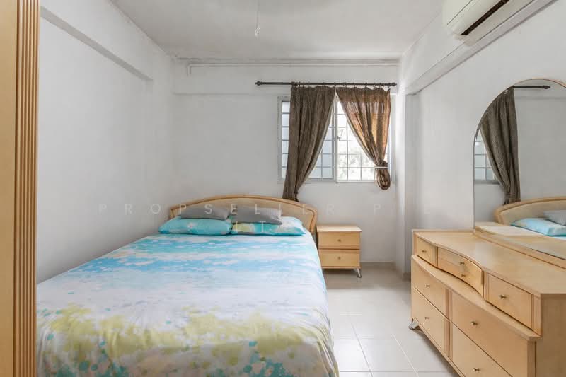 110 Yishun Ring Road HDB Flat For Sale at S$ 428,888 | PropertyGuru Singapore - Bedroom