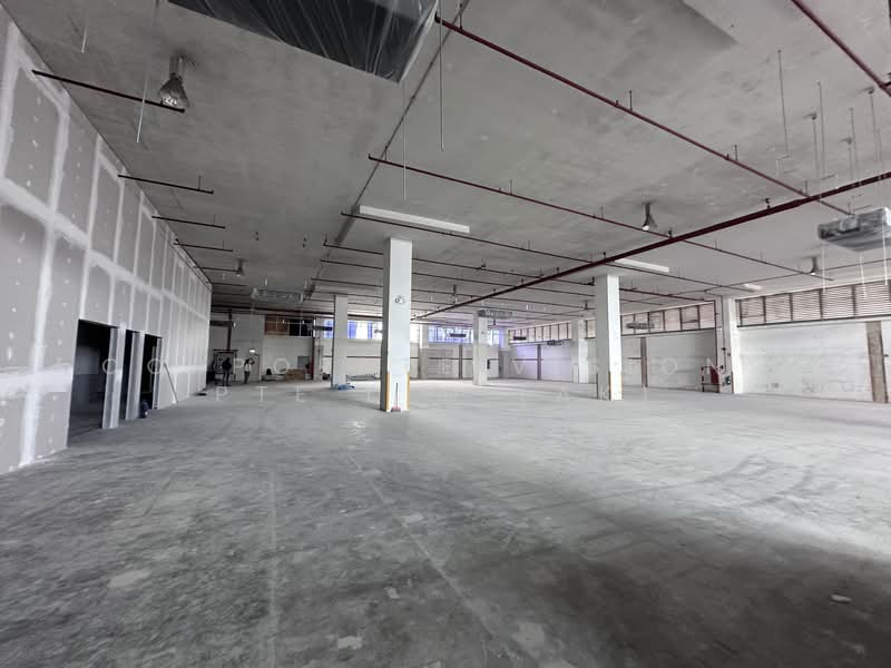 6 METER WAREHOUSE NEAR IMM, SERVICE CTR. Hi Power, 6MT Lifts. Tenant Can propose Sub division, , 39,000 sqft, Light Industrial (B1) For Rent, by Corporate Visions Pte Ltd (AK), 500088930 - Interior - CommercialGuru.com.sg