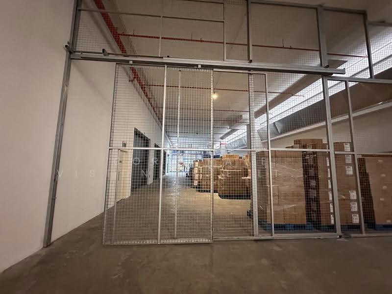 6 METER WAREHOUSE NEAR IMM., SERVICE CTR. Hi Power, 6MT Lifts. Tenant Can propose Sub division, Boon Lay / Jurong / Tuas, 39,000 sqft, Light Industrial (B1) For Rent, by ADRIAN KOH HT, 500088930 - Secured Storage solutions - CommercialGuru.com.sg