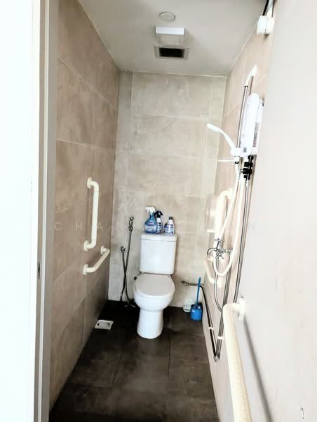 Hexacube, 160 Changi Road, 560 sqft, Mall Shop For Rent, by Chan Ye-Pan (YP), 500088960 - Bathroom - CommercialGuru.com.sg