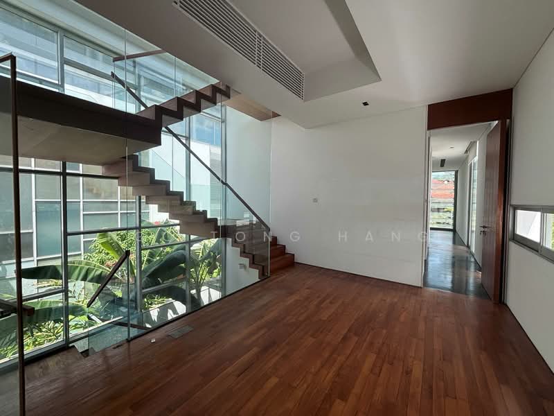 Hilltop bungalow with beautiful view Detached House For Sale at S$ 20,000,000 | PropertyGuru Singapore - Interior
