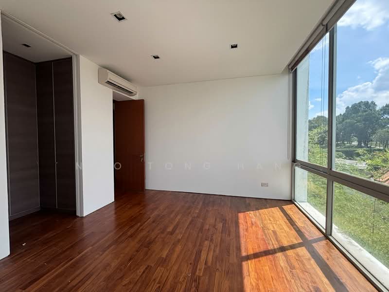 Hilltop bungalow with beautiful view Detached House For Sale at S$ 20,000,000 | PropertyGuru Singapore - Interior