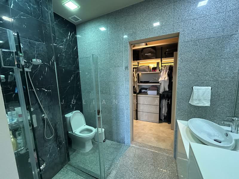 The Hillier Condominium For Sale at S$ 1,030,000 | PropertyGuru Singapore - Bathroom