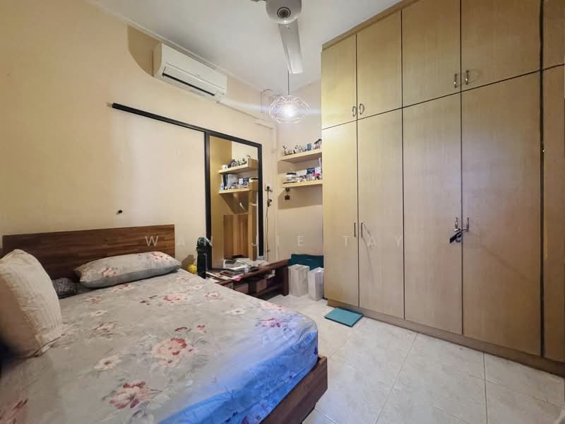 999 yrs Single Storey Corner Terrace Regular Land Plot @ Serangoon Gardens Corner Terrace For Sale at S$ 4,900,000 | PropertyGuru Singapore - Bedroom