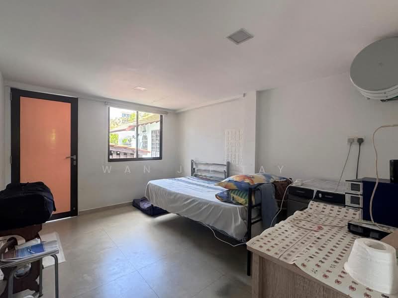 999 yrs Single Storey Corner Terrace Regular Land Plot @ Serangoon Gardens Corner Terrace For Sale at S$ 4,900,000 | PropertyGuru Singapore - Bedroom