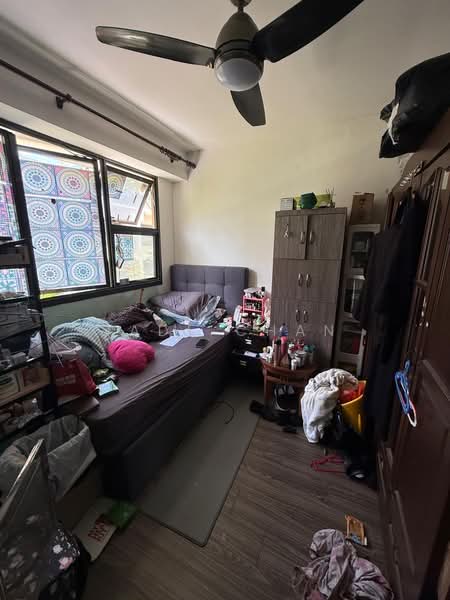 499B Tampines Avenue 9 HDB Flat For Sale at S$ 398,000 | PropertyGuru Singapore - Bedroom