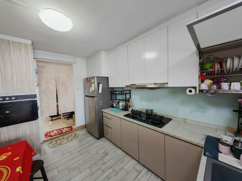 231 Jurong East Street 21 HDB Flat For Sale at S$ 420,000 | PropertyGuru Singapore - Kitchen