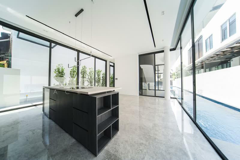❤️ Designer Brand New Bungalow in Holland Grove Park ❤️ Grace 8.4.8.2.9.8.6.8. Detached House For Sale at S$ 18,800,000 | PropertyGuru Singapore - Kitchen