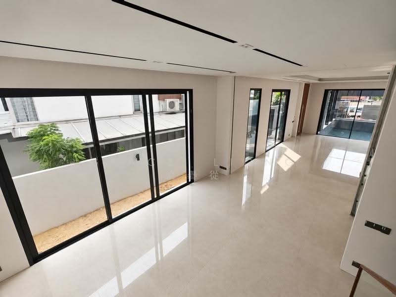 Open House! Brand New Bungalow in Bukit Timah, Holland Grove Road, Moonbeam Drive, Moonbeam Terrace, Moonbeam View, Moonbeam Walk, Mount Sinai Avenue, Mount Sinai Crescent, Mount Sinai Plain, Mount Sinai Road, Mount Sinai View, Mount Sinai Walk, Tanglin / Holland / Bukit Timah, 6 Bedrooms, 7,800 sqft, Detached House For Sale, by Grace  LIONG 梁礜從, 500088985 - Interior - PropertyGuru.com.sg