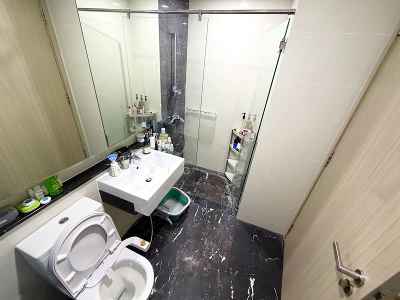 Flamingo Valley Condominium For Sale at S$ 1,879,999 | PropertyGuru Singapore - Bathroom