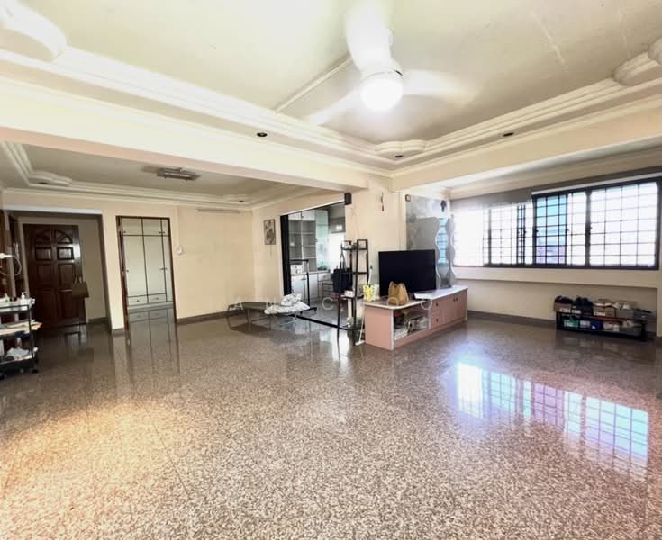 766 Pasir Ris Street 71 HDB Flat For Sale at S$ 725,000 | PropertyGuru Singapore - Living Room