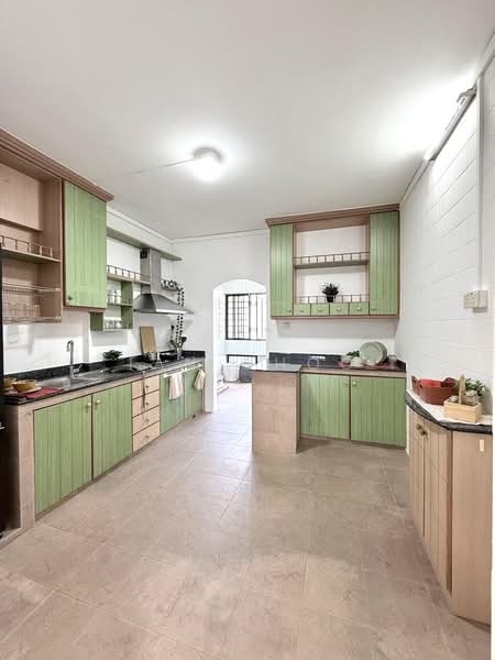 766 Pasir Ris Street 71, 766 Pasir Ris Street 71, 3 Bedrooms, 1,367 sqft, HDB Flat For Sale, by Ian Choo, 500089012 - Kitchen - PropertyGuru.com.sg