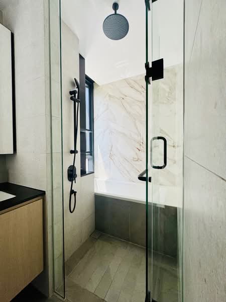 Jervois Mansion, 10 Jervois Close, 3 Bedrooms, 1,475 sqft, Condominium For Rent, by Evelyn Chan, 500089032 - Master Bathroom - PropertyGuru.com.sg