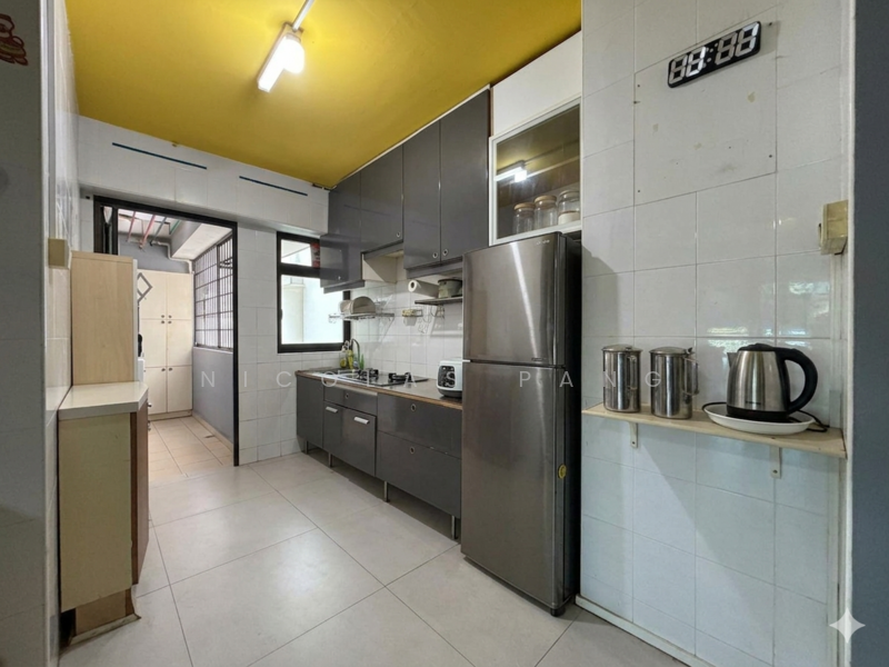 28C Dover Crescent HDB Flat For Sale at S$ 1,200,000 | PropertyGuru Singapore - Kitchen
